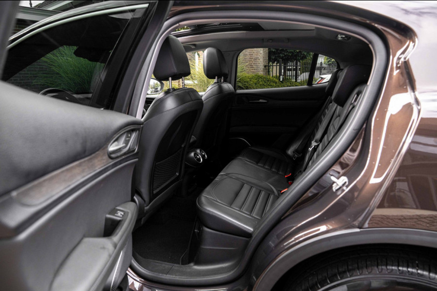 Alfa Romeo Stelvio 2.0 T AWD Super 280 PK Aut. ACC Schuifdak Harman Kardon Stoel/stuurverw. Keyless 19''
