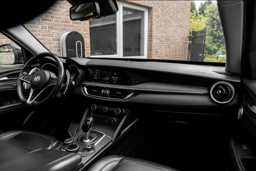 Alfa Romeo Stelvio 2.0 T AWD Super 280 PK Aut. ACC Schuifdak Harman Kardon Stoel/stuurverw. Keyless 19''