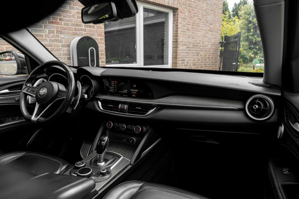 Alfa Romeo Stelvio 2.0 T AWD Super 280 PK Aut. ACC Schuifdak Harman Kardon Stoel/stuurverw. Keyless 19''