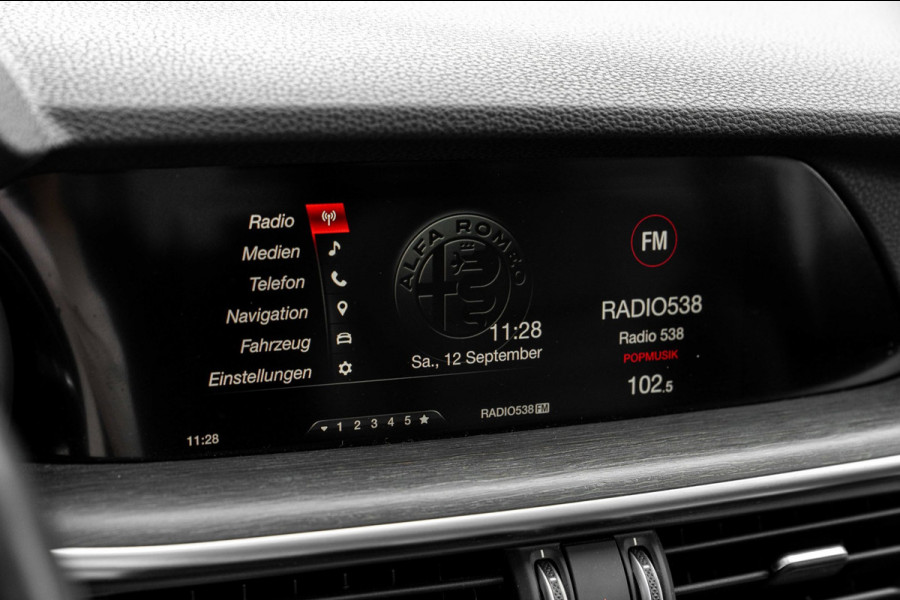 Alfa Romeo Stelvio 2.0 T AWD Super 280 PK Aut. ACC Schuifdak Harman Kardon Stoel/stuurverw. Keyless 19''