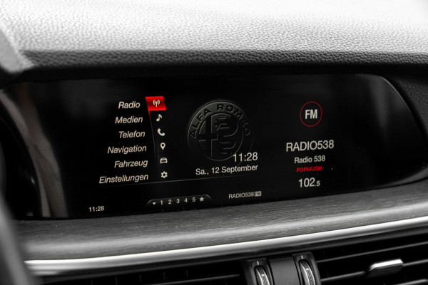 Alfa Romeo Stelvio 2.0 T AWD Super 280 PK Aut. ACC Schuifdak Harman Kardon Stoel/stuurverw. Keyless 19''