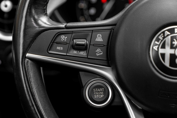 Alfa Romeo Stelvio 2.0 T AWD Super 280 PK Aut. ACC Schuifdak Harman Kardon Stoel/stuurverw. Keyless 19''
