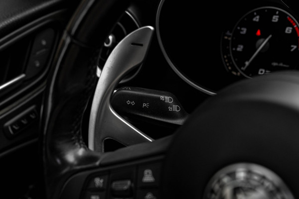 Alfa Romeo Stelvio 2.0 T AWD Super 280 PK Aut. ACC Schuifdak Harman Kardon Stoel/stuurverw. Keyless 19''