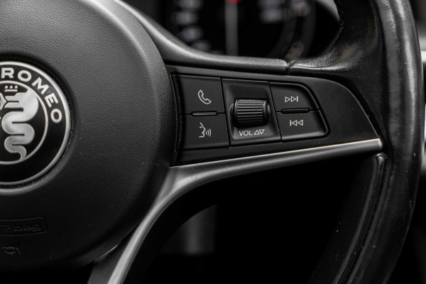 Alfa Romeo Stelvio 2.0 T AWD Super 280 PK Aut. ACC Schuifdak Harman Kardon Stoel/stuurverw. Keyless 19''