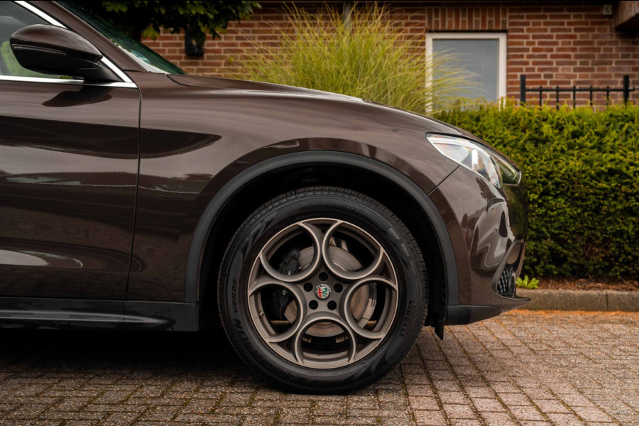 Alfa Romeo Stelvio 2.0 T AWD Super 280 PK Aut. ACC Schuifdak Harman Kardon Stoel/stuurverw. Keyless 19''
