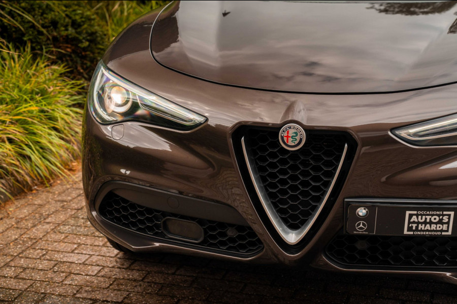 Alfa Romeo Stelvio 2.0 T AWD Super 280 PK Aut. ACC Schuifdak Harman Kardon Stoel/stuurverw. Keyless 19''