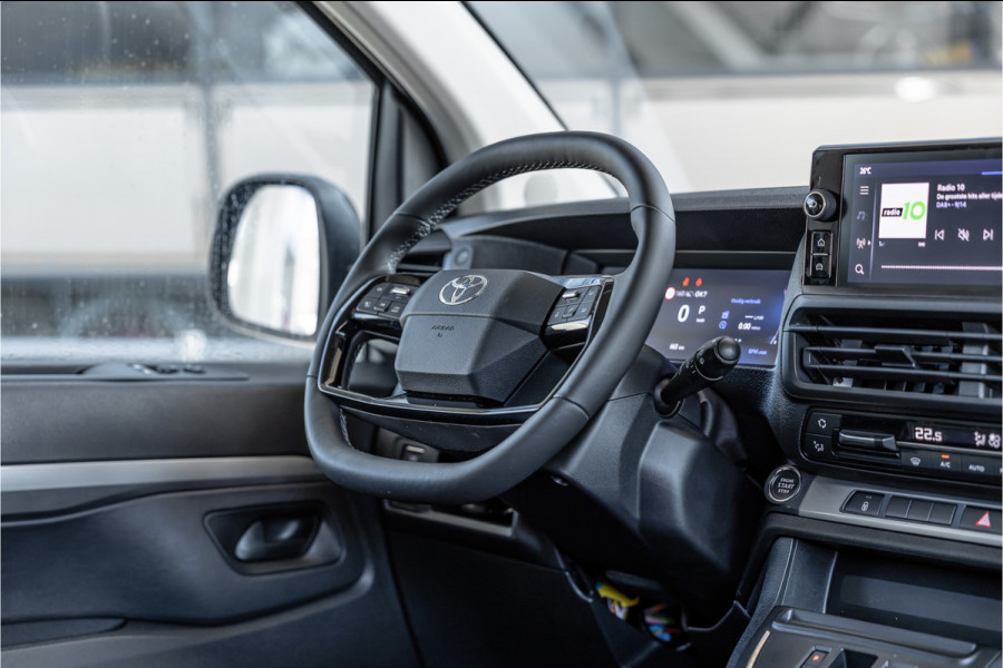Toyota ProAce Worker 2.0 D-4D Professional DC L3H1 XL | LED | ACC | CarPlay | Camera | Stoel- en stuurwielverwarming | Trekhaak | Navigatie | Keyless entry | Dealer onderhouden | Tot 10 jaar garantie
