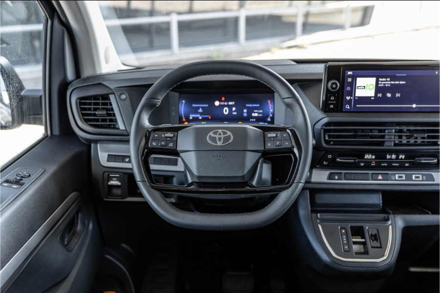 Toyota ProAce Worker 2.0 D-4D Professional DC L3H1 XL | LED | ACC | CarPlay | Camera | Stoel- en stuurwielverwarming | Trekhaak | Navigatie | Keyless entry | Dealer onderhouden | Tot 10 jaar garantie