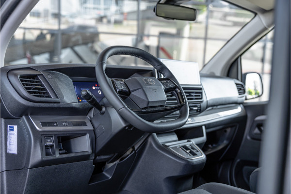 Toyota ProAce Worker 2.0 D-4D Professional DC L3H1 XL | LED | ACC | CarPlay | Camera | Stoel- en stuurwielverwarming | Trekhaak | Navigatie | Keyless entry | Dealer onderhouden | Tot 10 jaar garantie