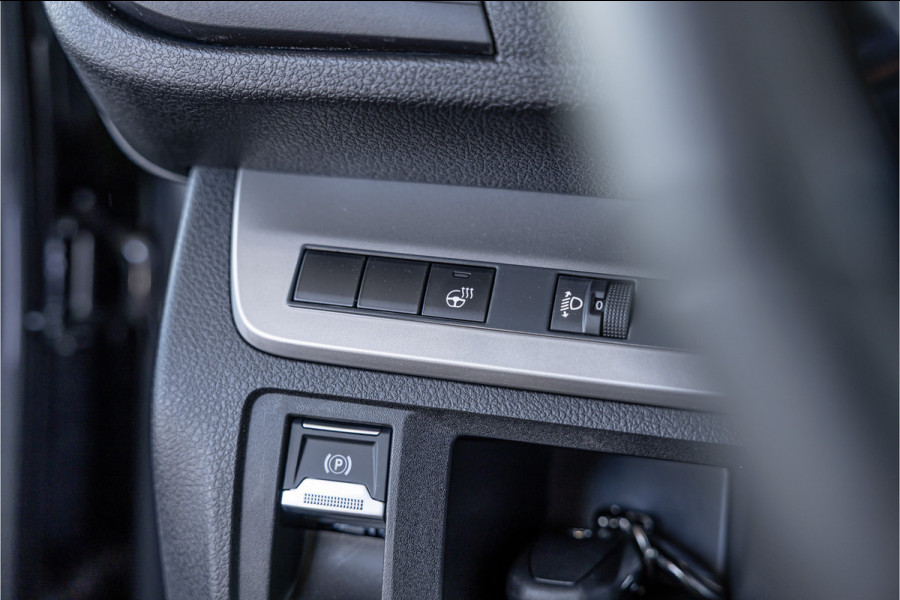 Toyota ProAce Worker 2.0 D-4D Professional DC L3H1 XL | LED | ACC | CarPlay | Camera | Stoel- en stuurwielverwarming | Trekhaak | Navigatie | Keyless entry | Dealer onderhouden | Tot 10 jaar garantie