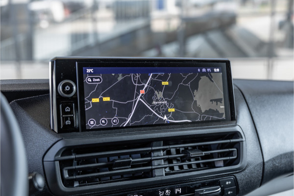 Toyota ProAce Worker 2.0 D-4D Professional DC L3H1 XL | LED | ACC | CarPlay | Camera | Stoel- en stuurwielverwarming | Trekhaak | Navigatie | Keyless entry | Dealer onderhouden | Tot 10 jaar garantie
