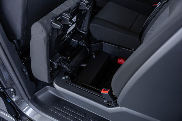 Toyota ProAce Worker 2.0 D-4D Professional DC L3H1 XL | LED | ACC | CarPlay | Camera | Stoel- en stuurwielverwarming | Trekhaak | Navigatie | Keyless entry | Dealer onderhouden | Tot 10 jaar garantie