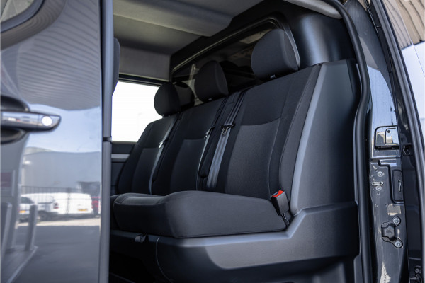 Toyota ProAce Worker 2.0 D-4D Professional DC L3H1 XL | LED | ACC | CarPlay | Camera | Stoel- en stuurwielverwarming | Trekhaak | Navigatie | Keyless entry | Dealer onderhouden | Tot 10 jaar garantie