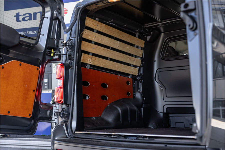 Toyota ProAce Worker 2.0 D-4D Professional DC L3H1 XL | LED | ACC | CarPlay | Camera | Stoel- en stuurwielverwarming | Trekhaak | Navigatie | Keyless entry | Dealer onderhouden | Tot 10 jaar garantie
