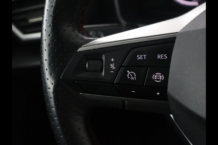 Seat Leon Sportstourer 1.5 TSI FR | Half leder | Cruise control | Climate control | Sfeerverlichting | Park assist | Carplay | Full LED | Virtueel dashboard | 18" velgen