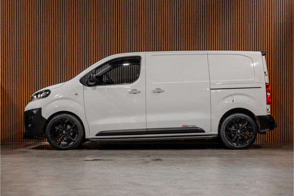Opel Vivaro 2.0 CDTI L2H1 | L+R Schuifdeur | Automaat | CarPlay | Camera | Stoelverwarming | Trekhaak | F1 Flippers | Cruise control | Bedrijfswageninrichting | 3-Zitter | Nieuwe APK