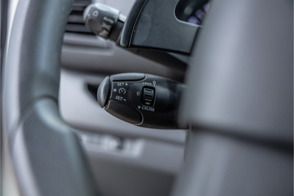 Opel Vivaro 2.0 CDTI L2H1 | L+R Schuifdeur | Automaat | CarPlay | Camera | Stoelverwarming | Trekhaak | F1 Flippers | Cruise control | Bedrijfswageninrichting | 3-Zitter | Nieuwe APK