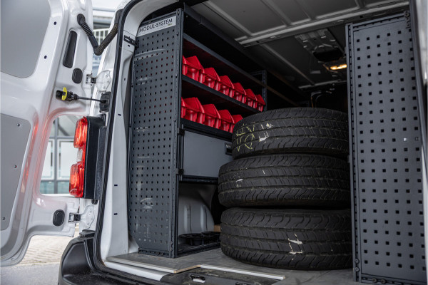 Opel Vivaro 2.0 CDTI L2H1 | L+R Schuifdeur | Automaat | CarPlay | Camera | Stoelverwarming | Trekhaak | F1 Flippers | Cruise control | Bedrijfswageninrichting | 3-Zitter | Nieuwe APK