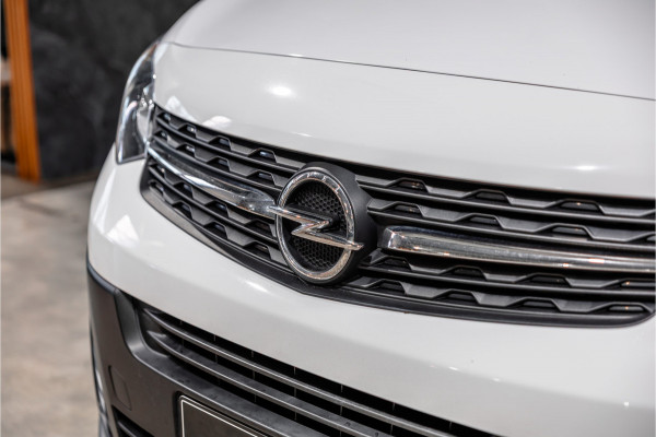 Opel Vivaro 2.0 CDTI L2H1 | L+R Schuifdeur | Automaat | CarPlay | Camera | Stoelverwarming | Trekhaak | F1 Flippers | Cruise control | Bedrijfswageninrichting | 3-Zitter | Nieuwe APK
