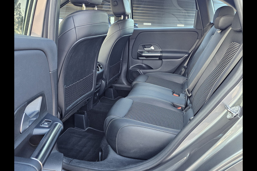 Mercedes-Benz B-Klasse 250 e Business Solution Luxury Limited PHEV | LED | Trekhaak | Stoelverwarming | Widescreen | Parkeerhulp | Camera | All-seasons |