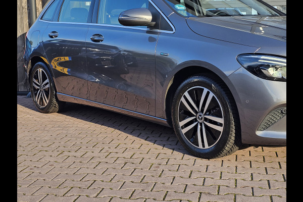 Mercedes-Benz B-Klasse 250 e Business Solution Luxury Limited PHEV | LED | Trekhaak | Stoelverwarming | Widescreen | Parkeerhulp | Camera | All-seasons |