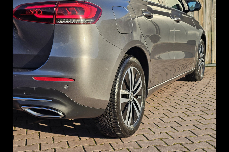 Mercedes-Benz B-Klasse 250 e Business Solution Luxury Limited PHEV | LED | Trekhaak | Stoelverwarming | Widescreen | Parkeerhulp | Camera | All-seasons |