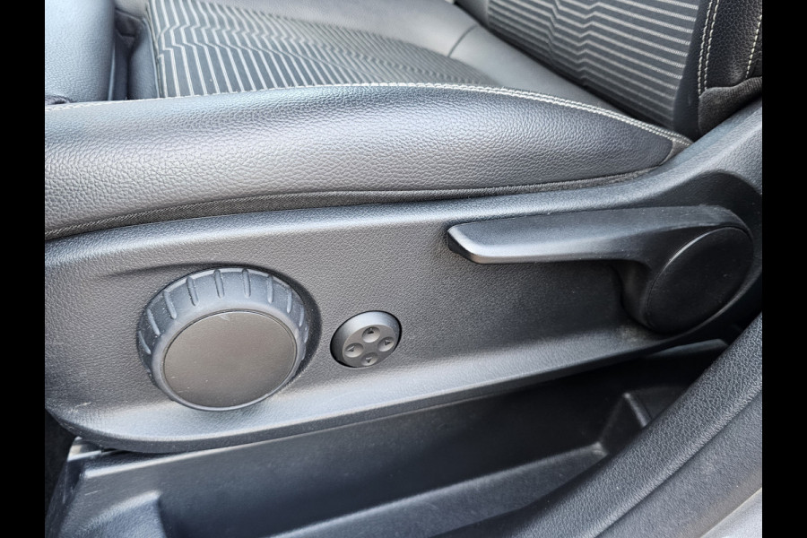 Mercedes-Benz B-Klasse 250 e Business Solution Luxury Limited PHEV | LED | Trekhaak | Stoelverwarming | Widescreen | Parkeerhulp | Camera | All-seasons |