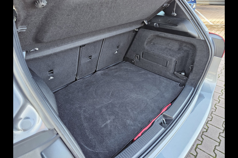 Mercedes-Benz B-Klasse 250 e Business Solution Luxury Limited PHEV | LED | Trekhaak | Stoelverwarming | Widescreen | Parkeerhulp | Camera | All-seasons |