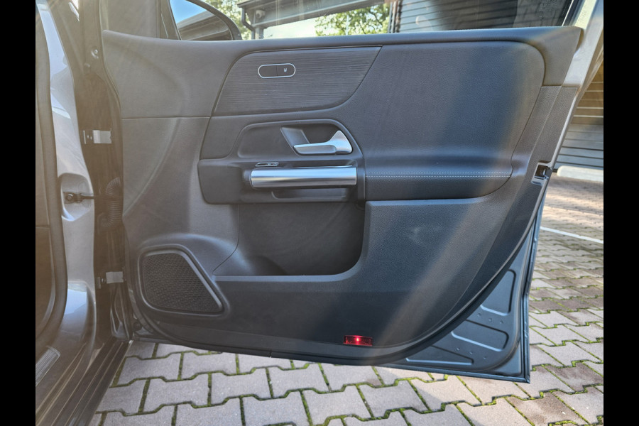 Mercedes-Benz B-Klasse 250 e Business Solution Luxury Limited PHEV | LED | Trekhaak | Stoelverwarming | Widescreen | Parkeerhulp | Camera | All-seasons |
