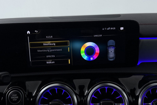 Mercedes-Benz CLA-Klasse 200 Business Solution AMG (PANORAMADAK, STOELVERWARMING, SFEERVERLICHTING, CAMERA, CRUISE