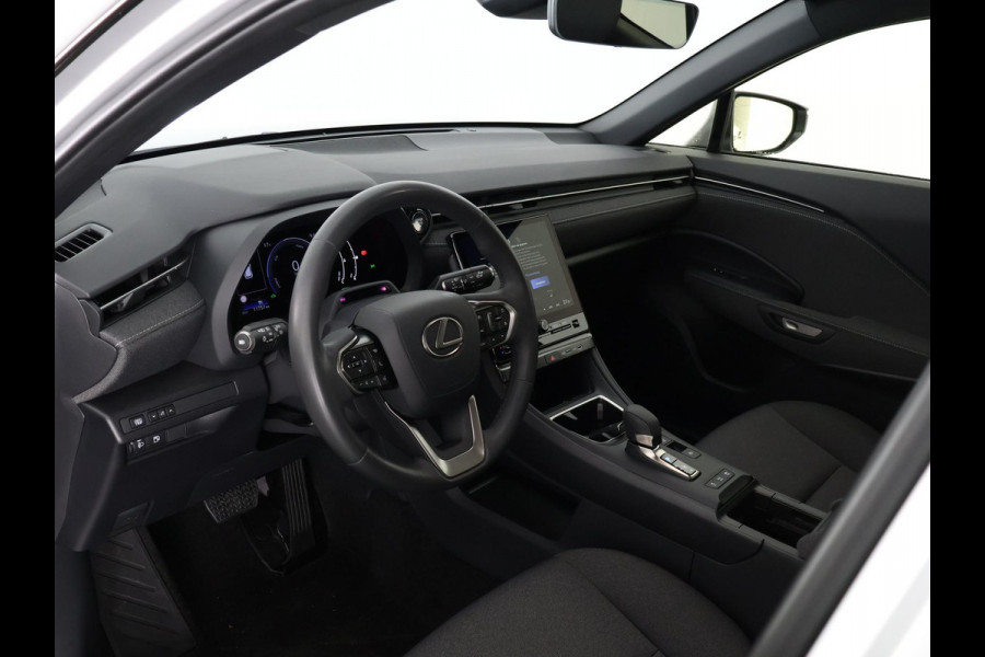 Lexus LBX 1.5 Business Line Bi-Tone 2WD | Dodehoek detectie | Stuur- & Stoelverwarming | Navigatie | Parkeersensoren