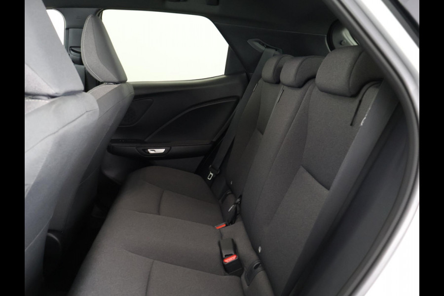 Lexus LBX 1.5 Business Line Bi-Tone 2WD | Dodehoek detectie | Stuur- & Stoelverwarming | Navigatie | Parkeersensoren