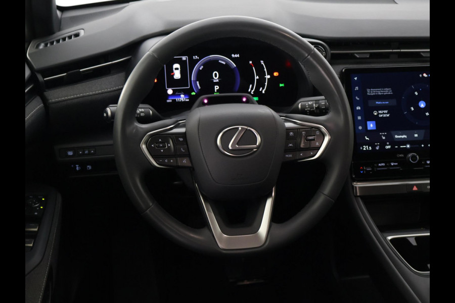Lexus LBX 1.5 Business Line Bi-Tone 2WD | Dodehoek detectie | Stuur- & Stoelverwarming | Navigatie | Parkeersensoren