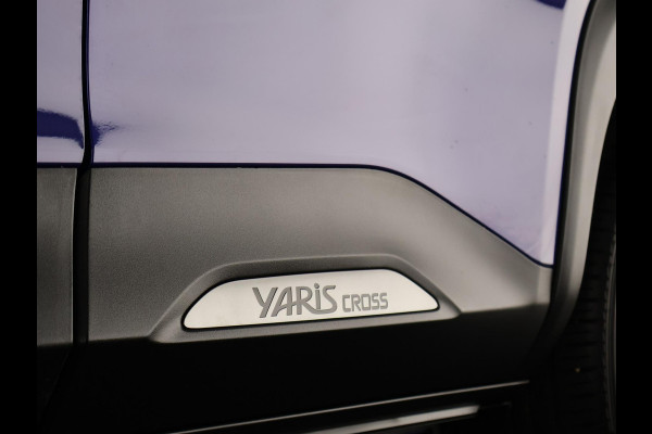 Toyota Yaris Cross 1.5 Hybrid 130 Executive Bi-Tone | HUD | Parkeersensoren | Stuur- & Stoelverwarming | Navigatie | BSM