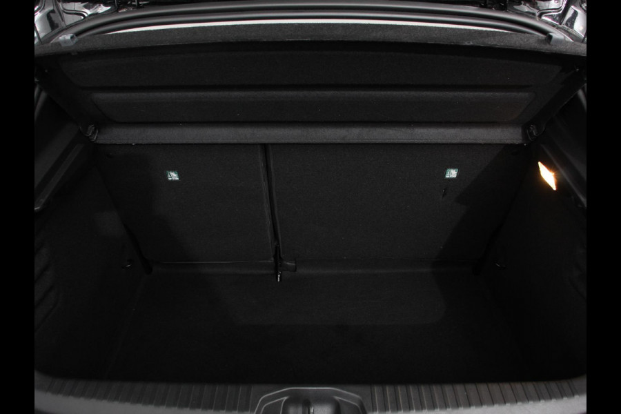 Renault Clio 1.0 TCe 90 GPF Automaat evolution DEMO ! Navigatie Apple Carplay/Android Auto Airco Dab Led Parkeer sensoren