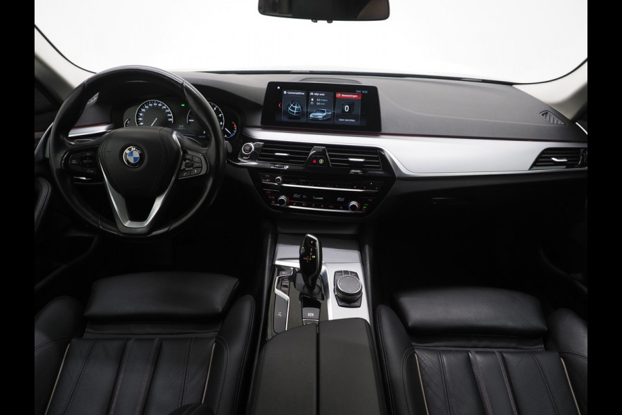 BMW 5 Serie Touring 520i Executive | Leder | Harman/Kardon | Sfeerlicht | Virtual | Stoelverwarming | LED | Carplay