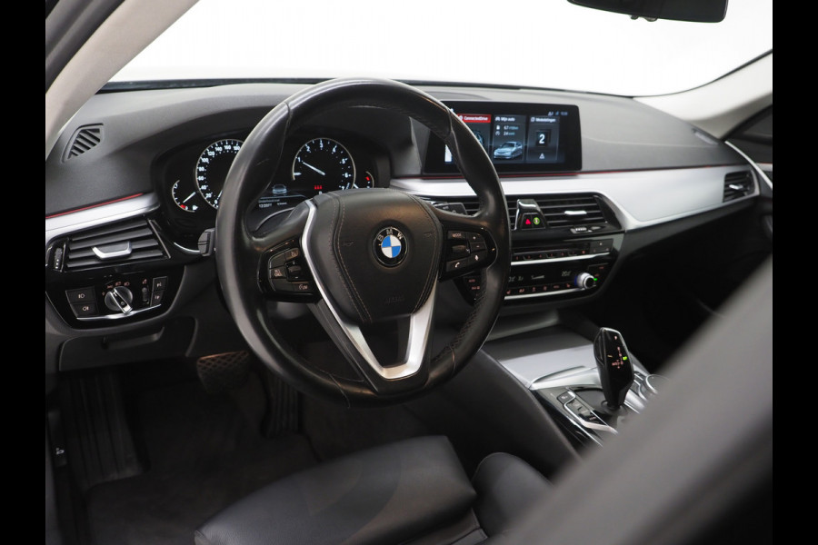 BMW 5 Serie Touring 520i Executive | Leder | Harman/Kardon | Sfeerlicht | Virtual | Stoelverwarming | LED | Carplay