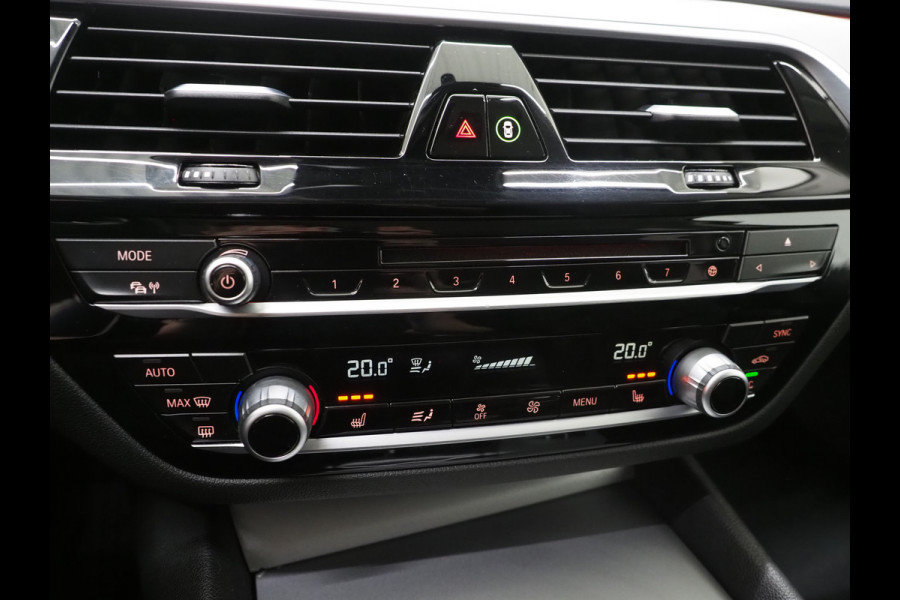 BMW 5 Serie Touring 520i Executive | Leder | Harman/Kardon | Sfeerlicht | Virtual | Stoelverwarming | LED | Carplay