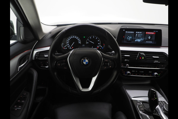 BMW 5 Serie Touring 520i Executive | Leder | Harman/Kardon | Sfeerlicht | Virtual | Stoelverwarming | LED | Carplay