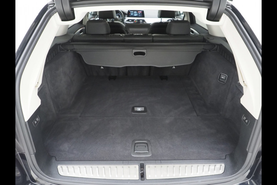 BMW 5 Serie Touring 520i Executive | Leder | Harman/Kardon | Sfeerlicht | Virtual | Stoelverwarming | LED | Carplay