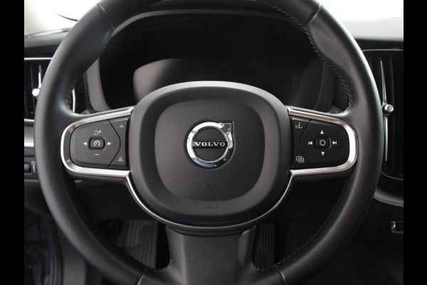 Volvo XC60 2.0 B4 Automaat Momentum Apple Carplay / Android Auto Adaptive Cruise Control Camera Lane/Side Assist Elektrische Achterklep Stoelverwarming