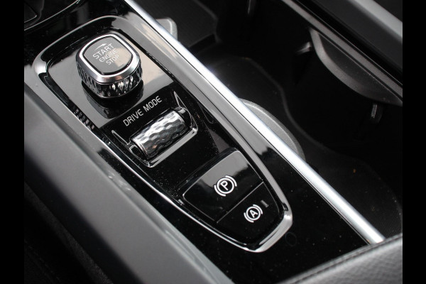 Volvo XC60 2.0 B4 Automaat Momentum Apple Carplay / Android Auto Adaptive Cruise Control Camera Lane/Side Assist Elektrische Achterklep Stoelverwarming