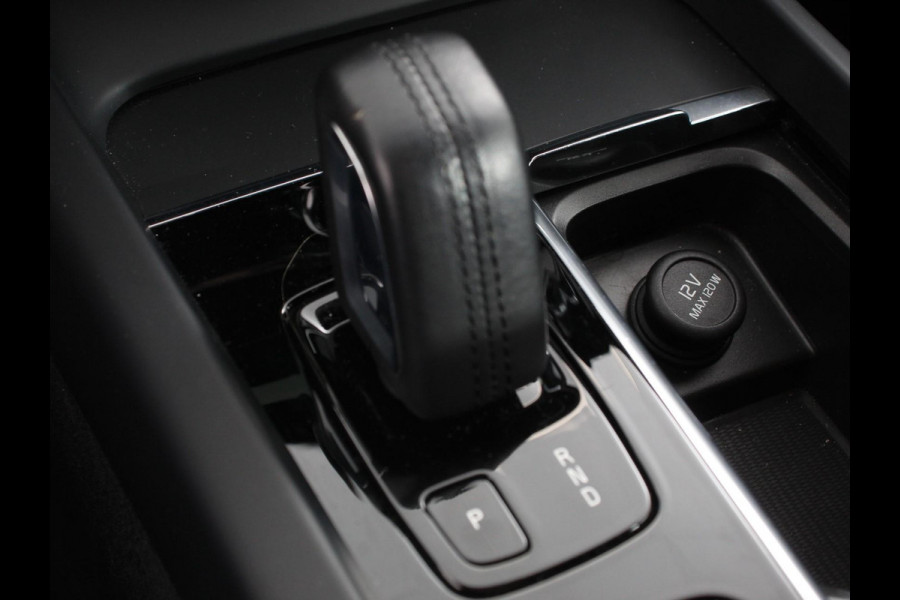 Volvo XC60 2.0 B4 Automaat Momentum Apple Carplay / Android Auto Adaptive Cruise Control Camera Lane/Side Assist Elektrische Achterklep Stoelverwarming