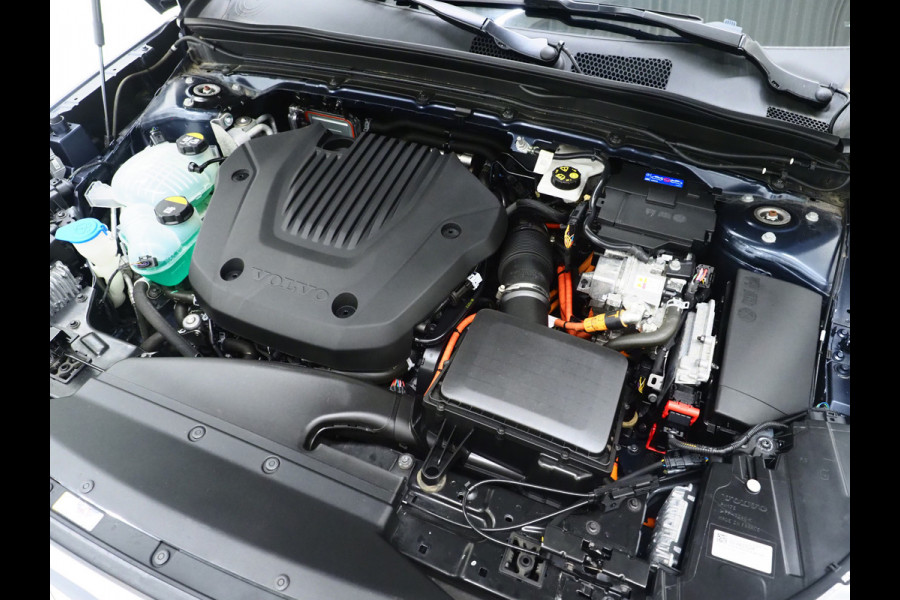 Volvo XC40 1.5 T5 Recharge Inscription | Panoramadak | Leder | Pilot Assist | Camera | Keyless | Memory | LED | Carplay