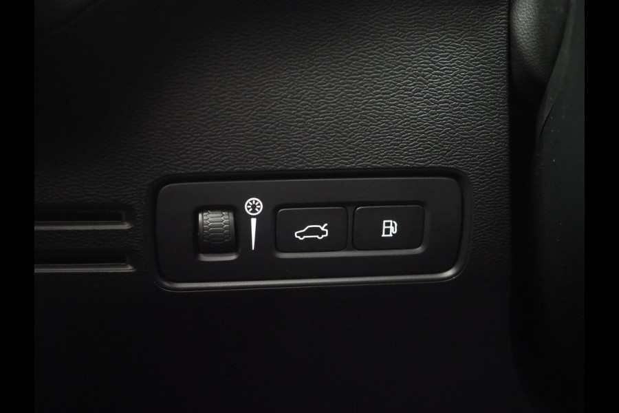 Volvo XC40 1.5 T5 Recharge Inscription | Panoramadak | Leder | Pilot Assist | Camera | Keyless | Memory | LED | Carplay
