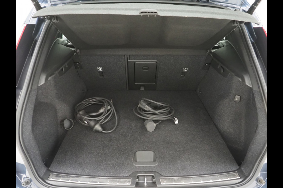 Volvo XC40 1.5 T5 Recharge Inscription | Panoramadak | Leder | Pilot Assist | Camera | Keyless | Memory | LED | Carplay