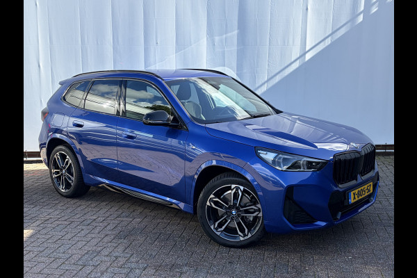 BMW X1 sDrive20i M-Sport Carplay Sportzetels Zwarte hemel PORTIMAO BLAU METALLIC