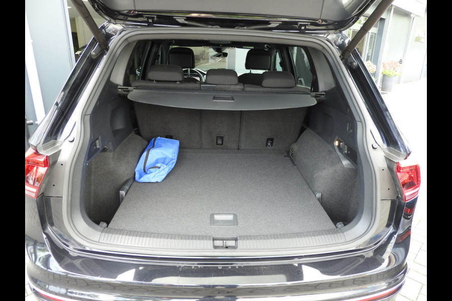 Volkswagen Tiguan Allspace 1.5 TSI Highline Business R, Navi, Camera, Trekhaak