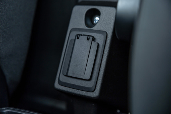 Volkswagen Caddy Cargo 2.0 TDI | Camera | CarPlay | Trekhaak | MF Stuur | Virtual Cockpit | LED | Stoelverwarming | Navigatie | Cruise control