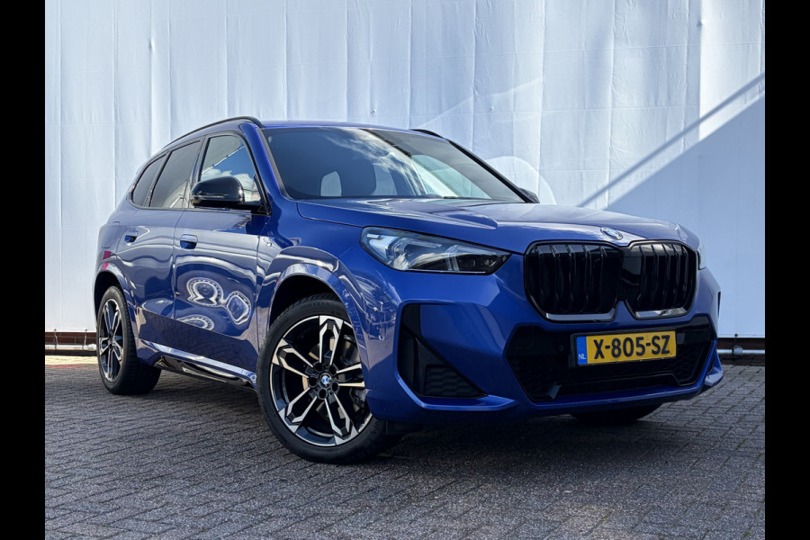BMW X1 sDrive20i M-Sport Carplay Sportzetels Zwarte hemel PORTIMAO BLAU METALLIC